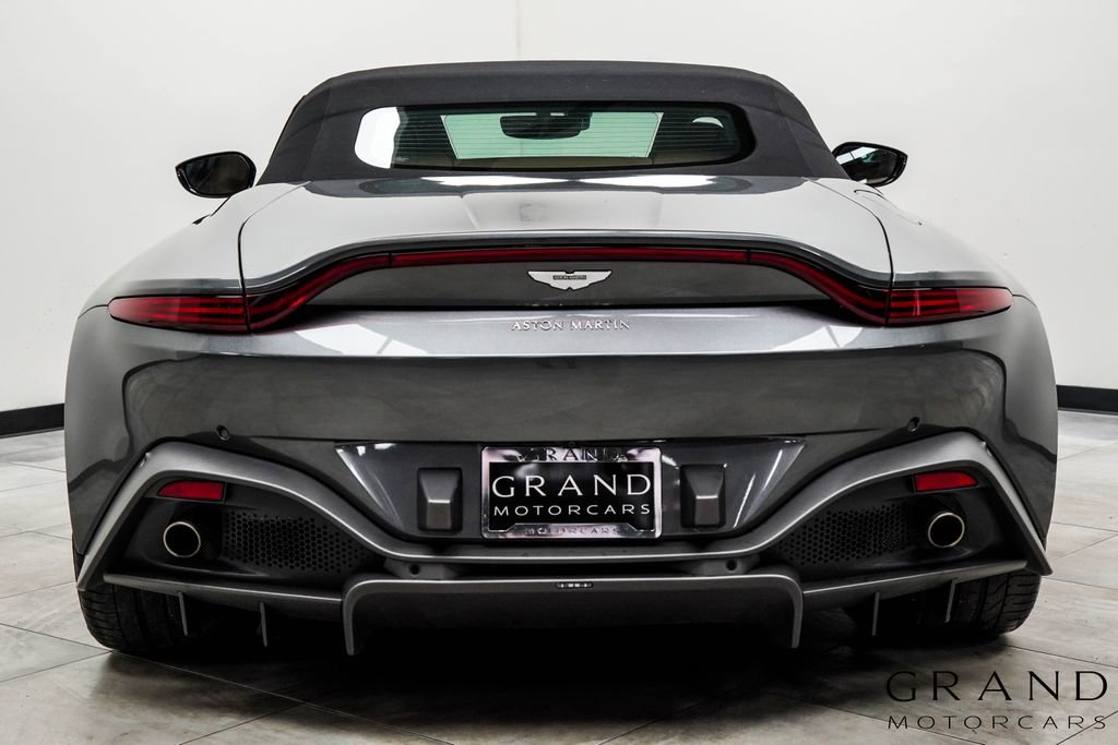 Used 2021 Aston Martin V8 Vantage Roadster RWD image 12