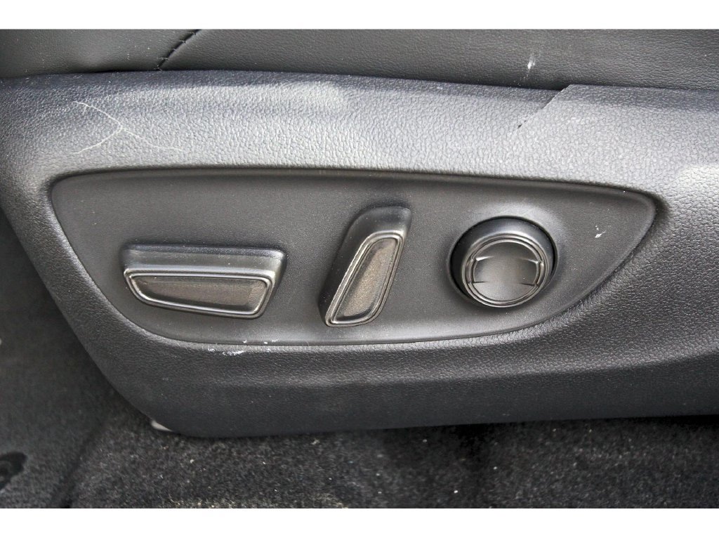 Used 2024 Toyota RAV4 XSE AWD/4WD image 32