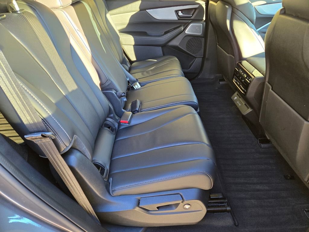 Certified 2025 Acura MDX w/ Technology Package image 18