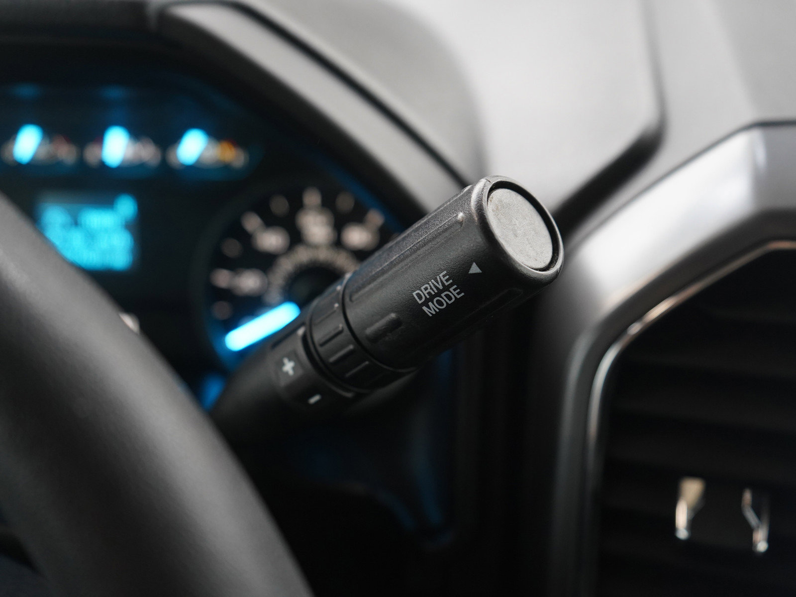 Used 2020 Ford F150 XLT image 22