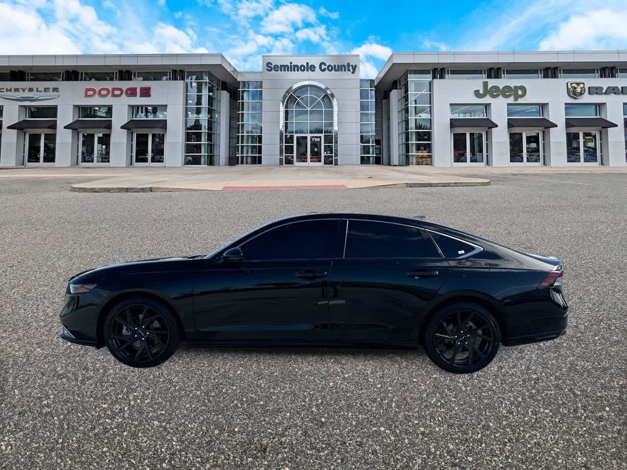Used 2023 Honda Accord Touring image 5