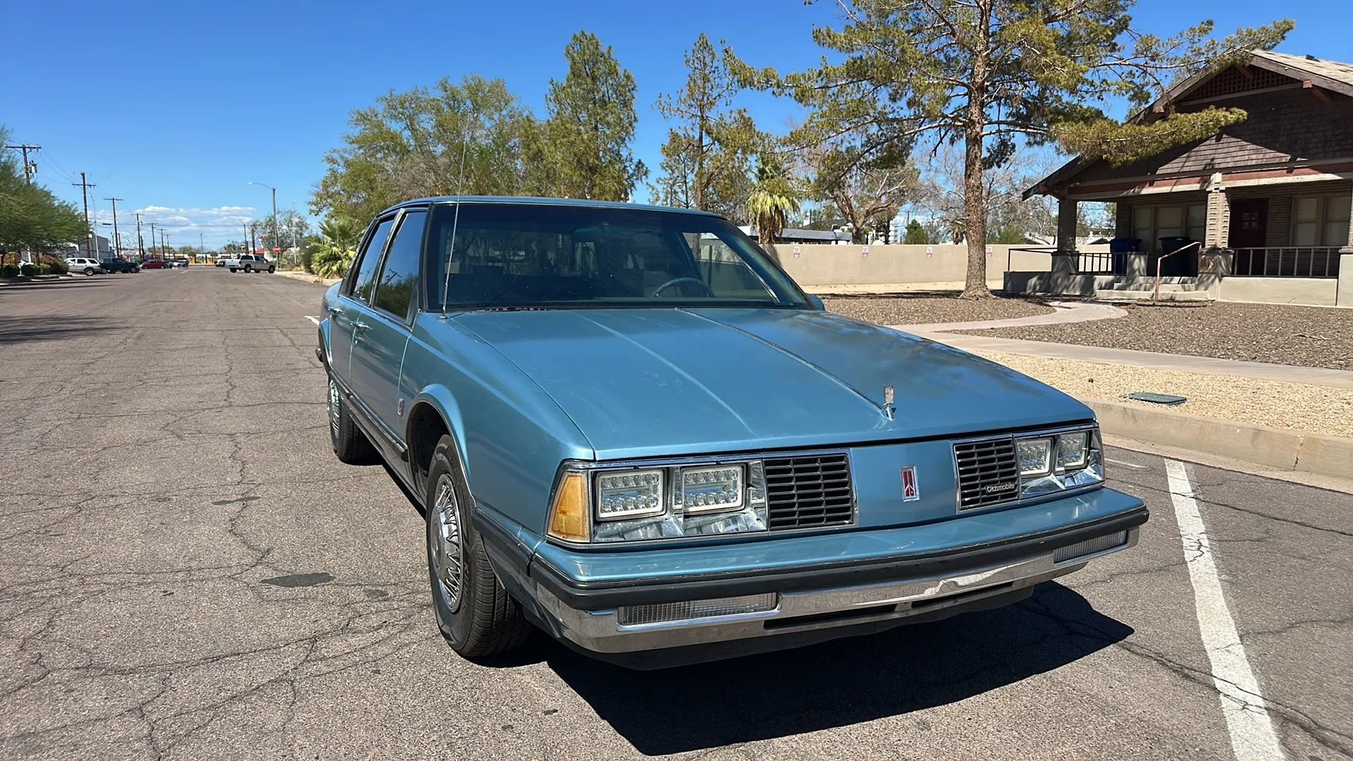 Used 1990 Oldsmobile 88 Royale Brougham FWD image 29