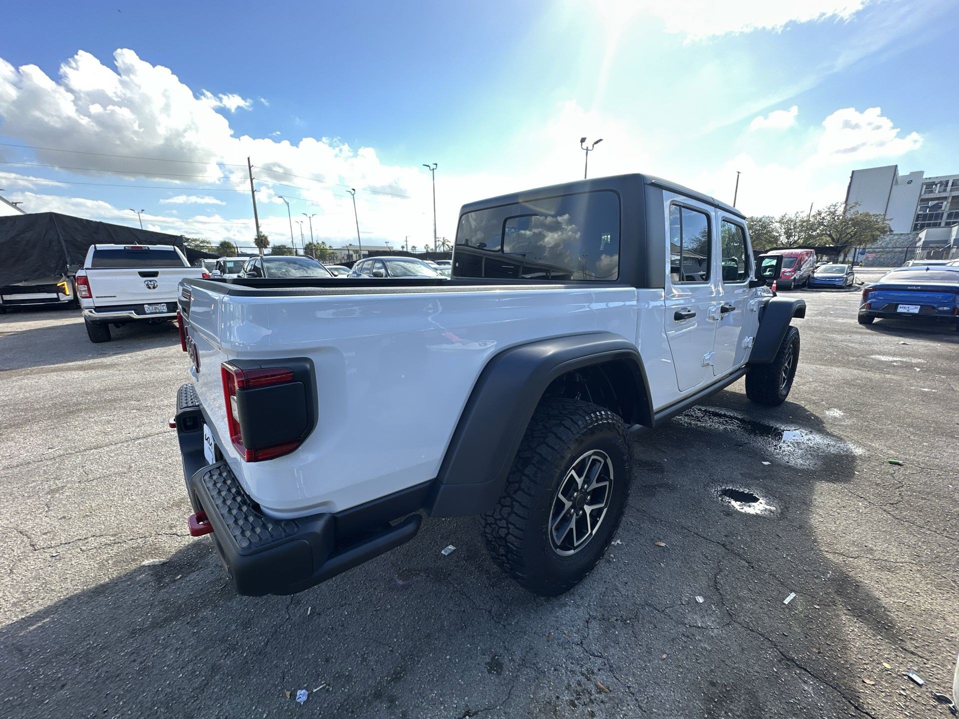 Used 2025 Jeep Gladiator Rubicon w/ Safety Group image 22