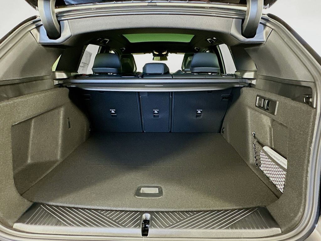 Used 2025 BMW X3 xDrive30i w/ Premium Package image 32