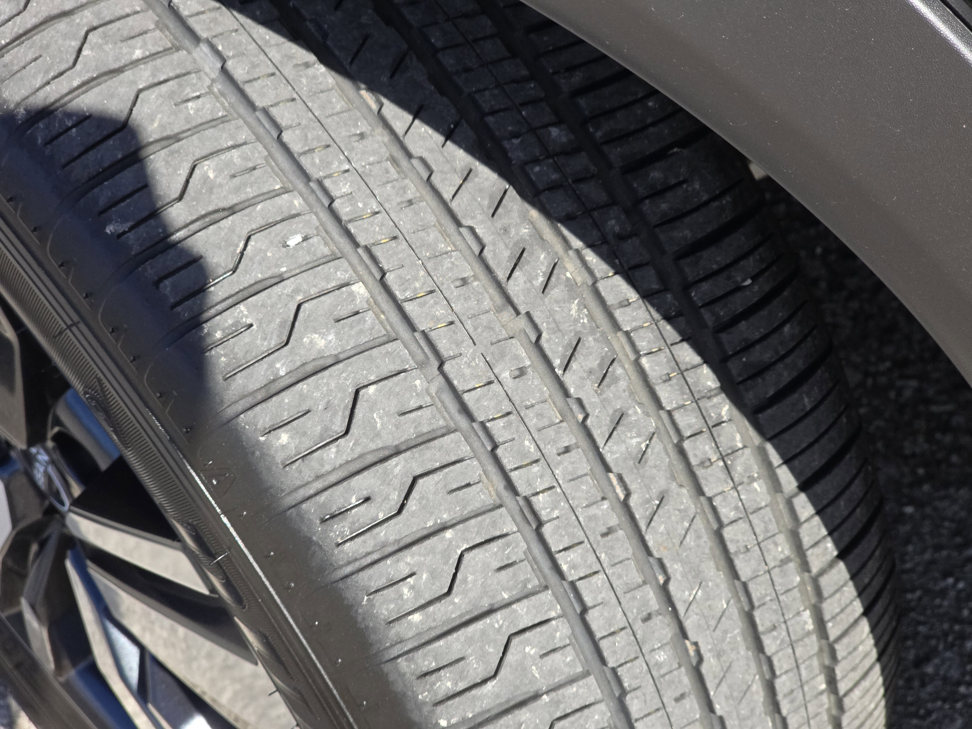 Used 2025 Nissan Rogue SL image 4