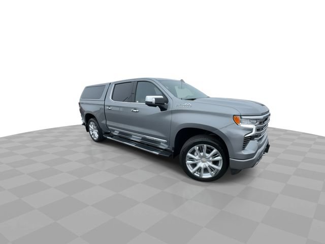 Used 2024 Chevrolet Silverado 1500 High Country w/ Technology Package AWD/4WD image 2