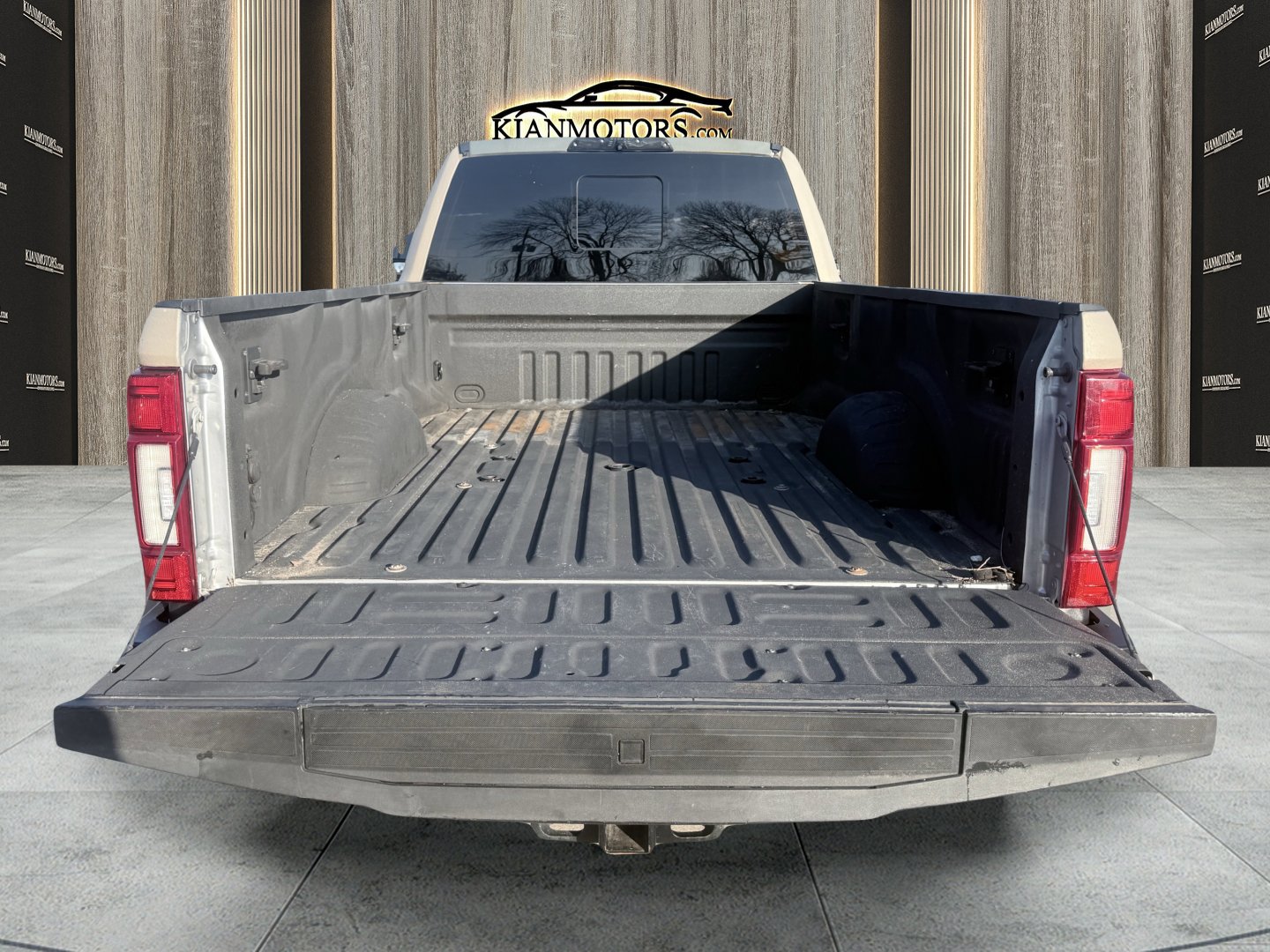 Used 2020 Ford F350 Platinum image 16