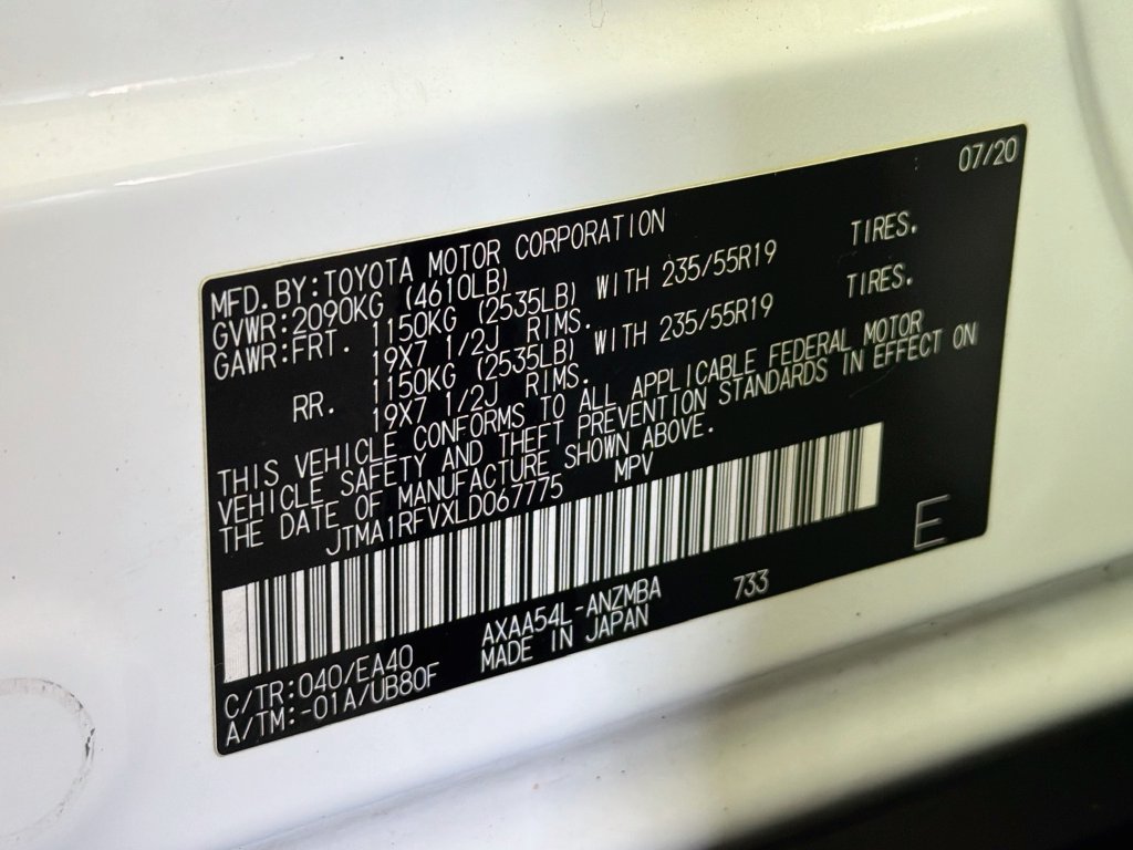 Used 2020 Toyota RAV4 XLE Premium AWD/4WD image 17