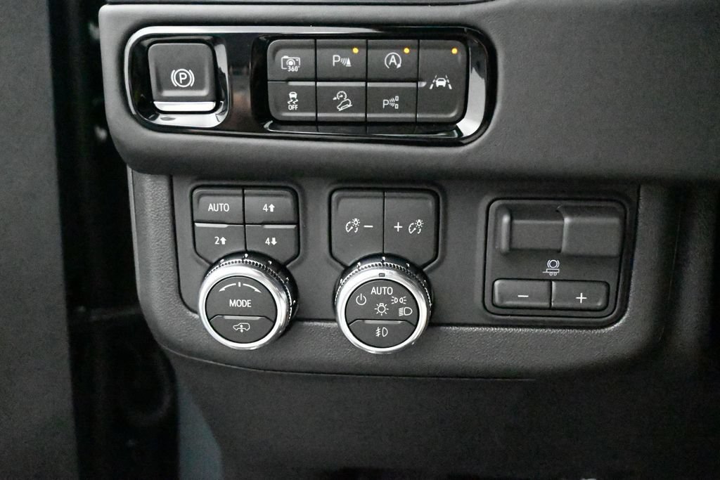 New 2026 GMC Yukon AT4 Ultimate w/ LPO, Floor Liner Package AWD/4WD image 10