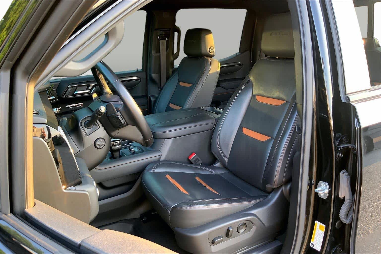 Used 2023 GMC Sierra 1500 AT4 w/ AT4 Premium Package AWD/4WD image 8