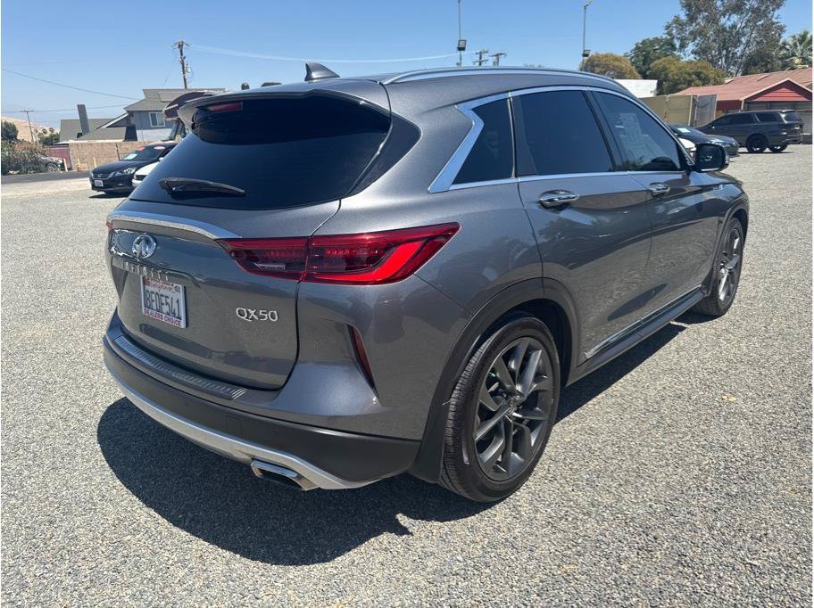 Used 2019 INFINITI QX50 Essential w/ Sensory Package AWD/4WD image 5