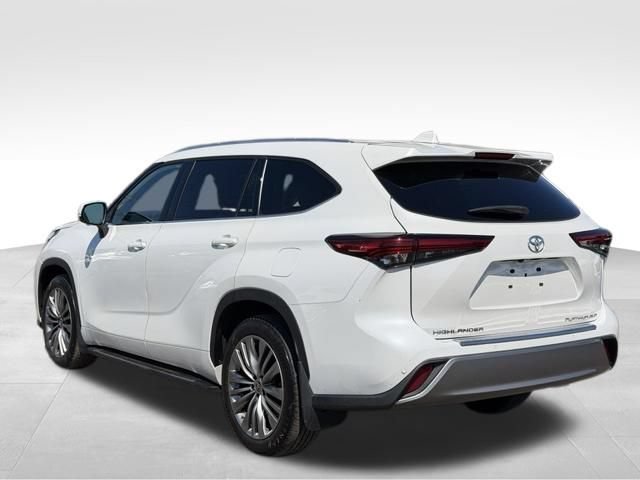 Used 2023 Toyota Highlander Platinum AWD/4WD image 5