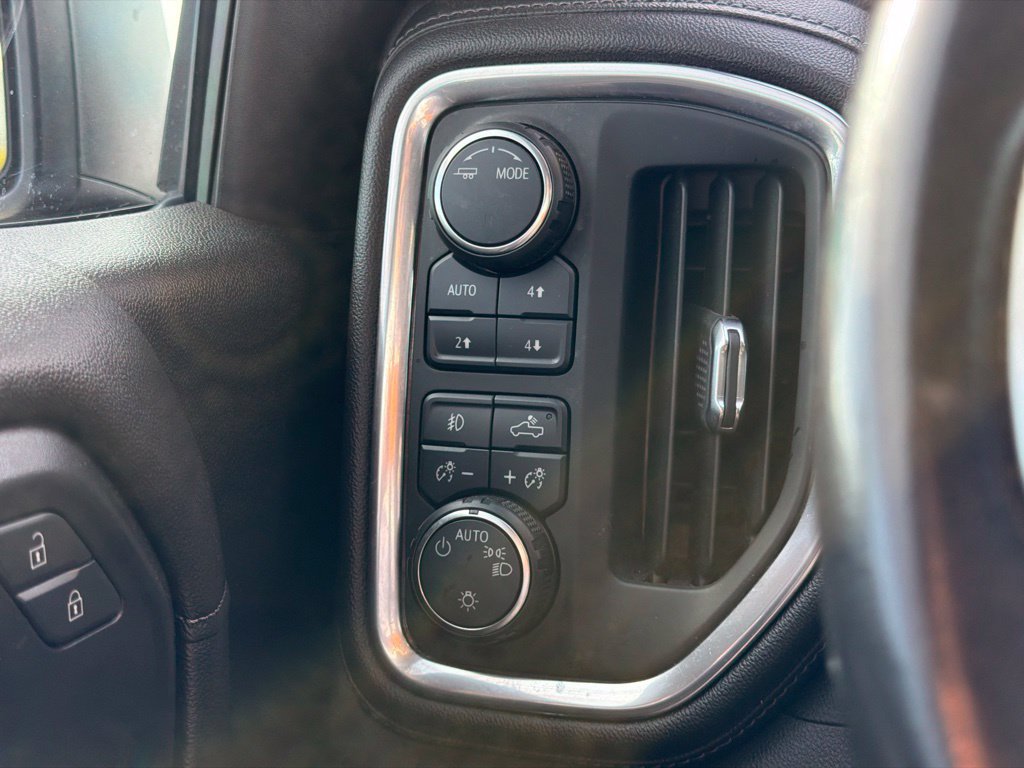 Used 2020 Chevrolet Silverado 1500 RST AWD/4WD image 28
