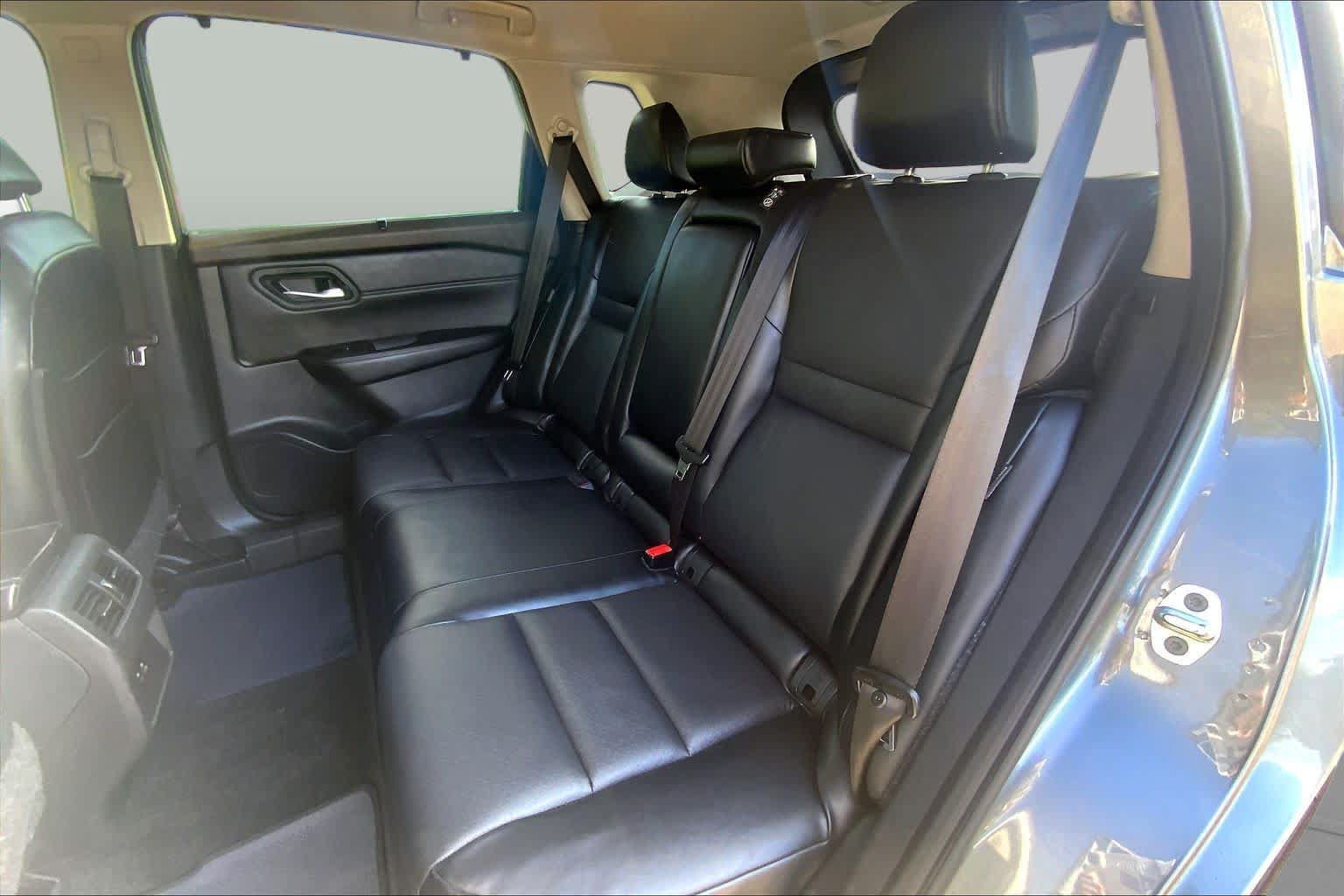 Used 2023 Nissan Rogue SV w/ SV Premium B Package FWD image 19