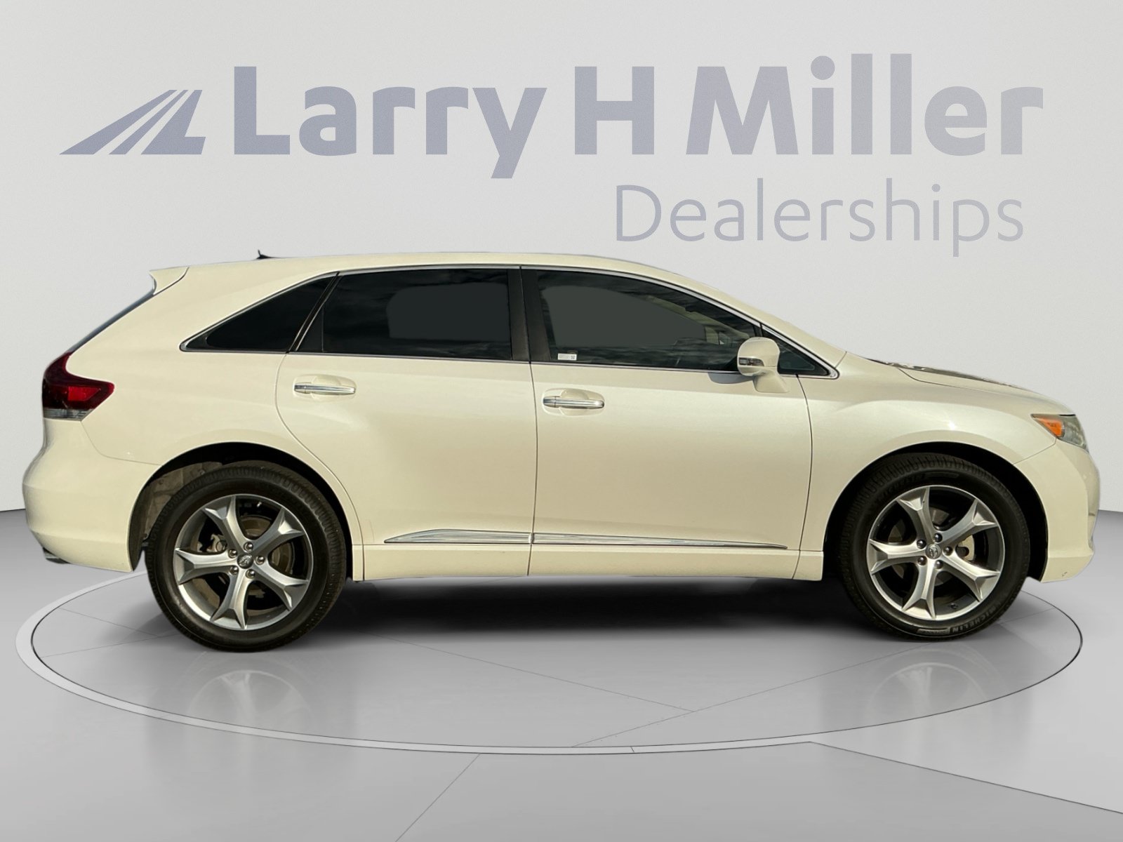 Used 2013 Toyota Venza XLE FWD image 6