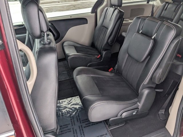 Used 2018 Dodge Grand Caravan SXT image 17