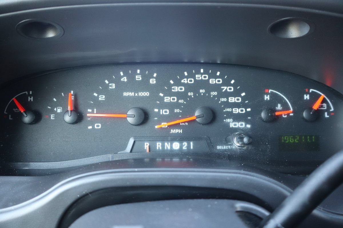 Used 2006 Ford E-250 and Econoline 250 RWD image 26