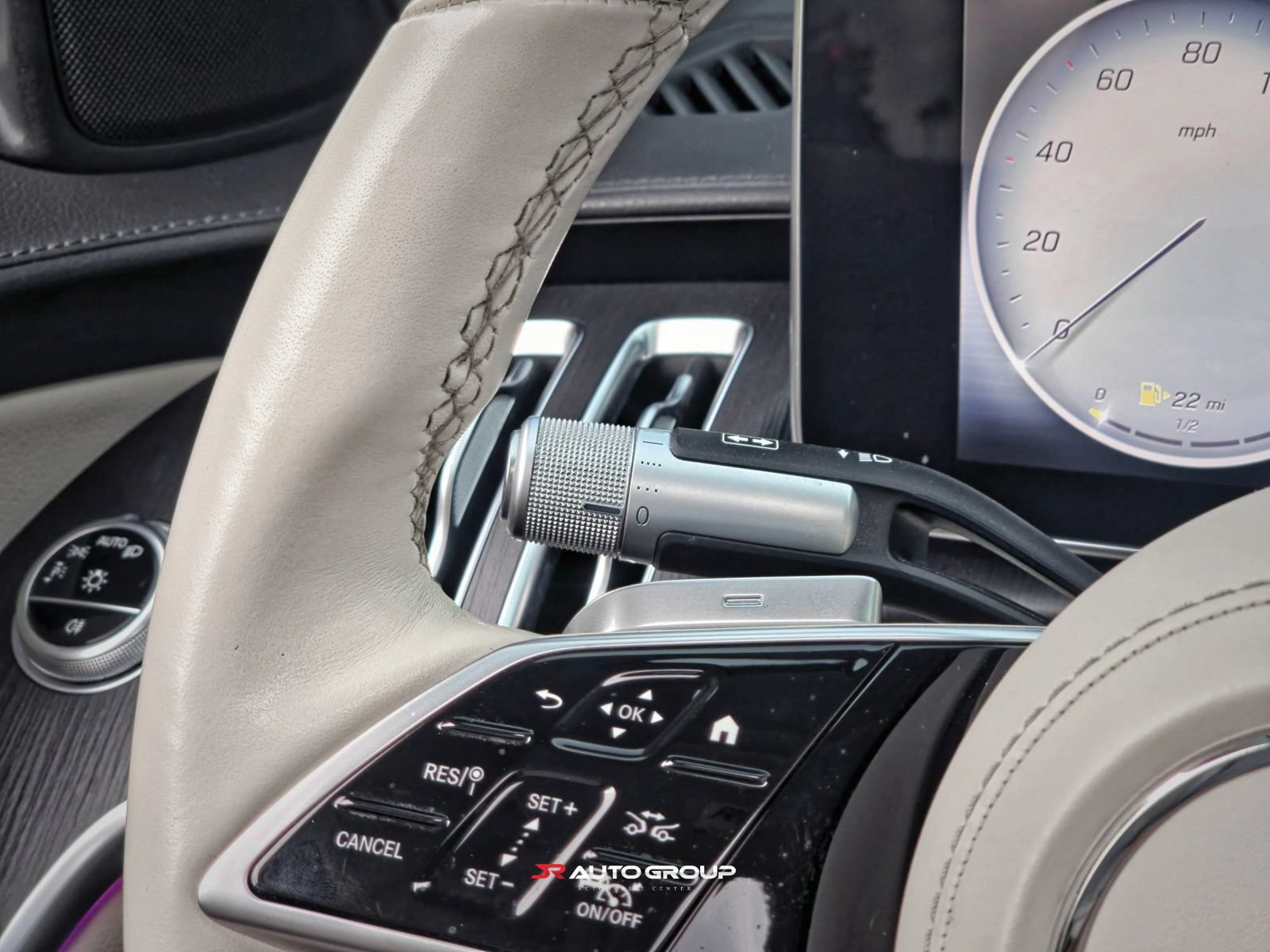 Used 2022 Mercedes-Benz S 500 4MATIC w/ AMG Line Package image 34