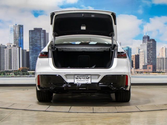 Used 2026 BMW 740i xDrive w/ Premium Package image 12