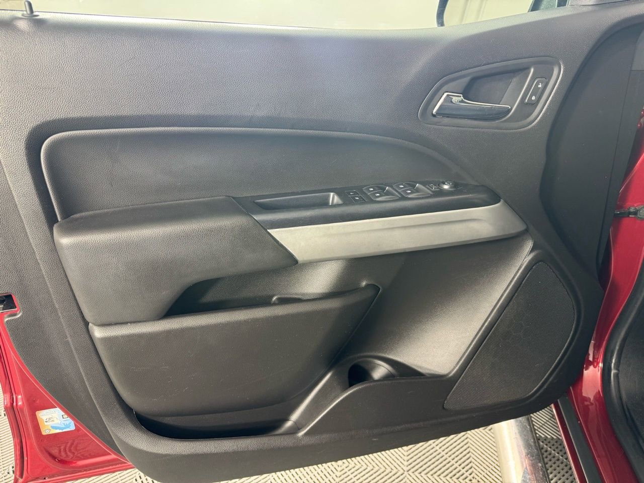 Used 2017 Chevrolet Colorado LT w/ LT Convenience Package image 10