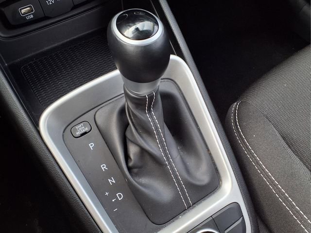 Used 2025 Hyundai Venue SEL image 20