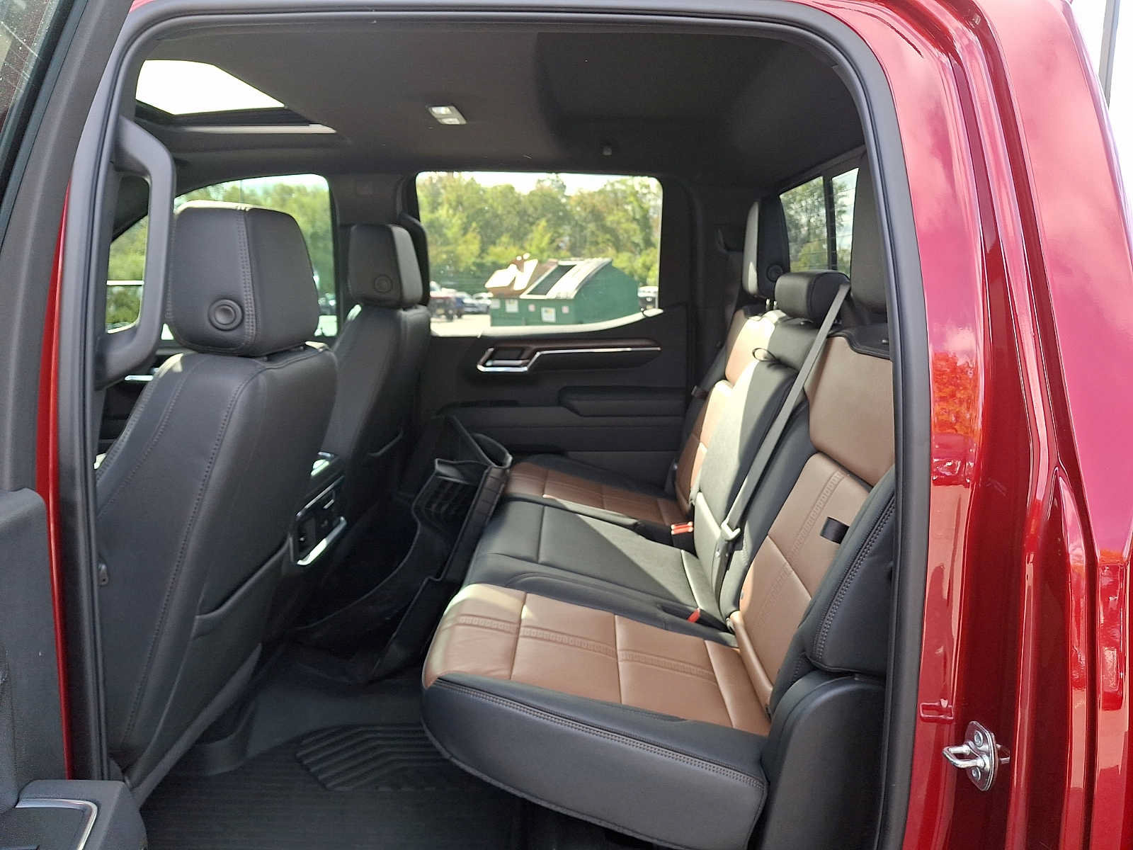 Used 2025 Chevrolet Silverado 1500 High Country w/ High Country Premium Package AWD/4WD image 10