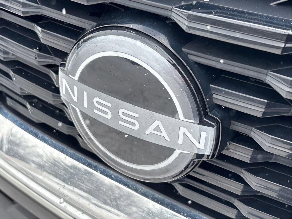 Used 2023 Nissan Rogue SV image 13
