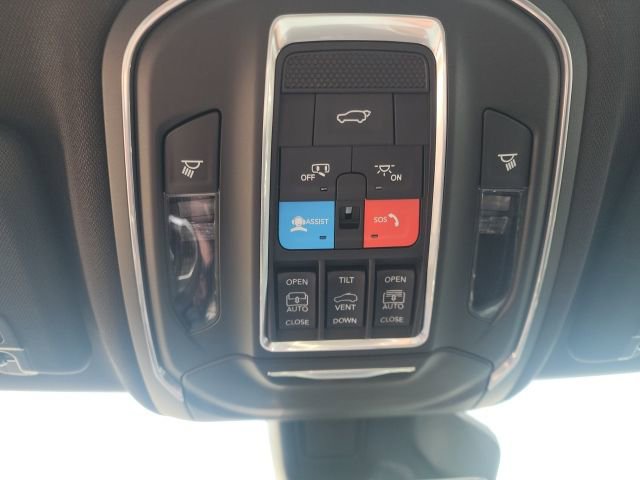 New 2025 Jeep Grand Cherokee Limited w/ Luxury Tech Group II image 12