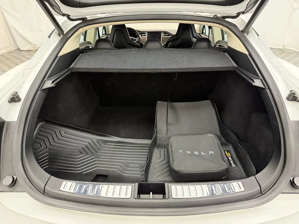 Used 2013 Tesla Model S Performance RWD image 27