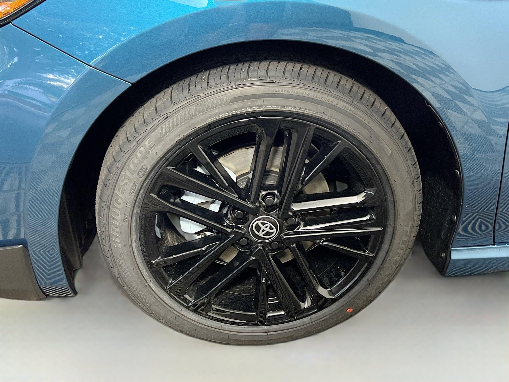 Used 2025 Toyota Camry SE w/ Convenience Package image 14