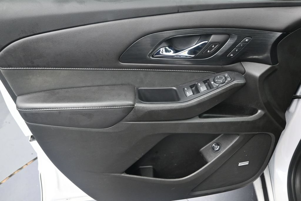 Used 2021 Chevrolet Traverse High Country FWD image 11