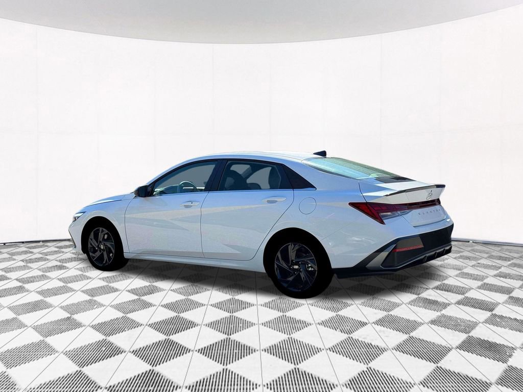 New 2026 Hyundai Elantra SEL Sport image 6