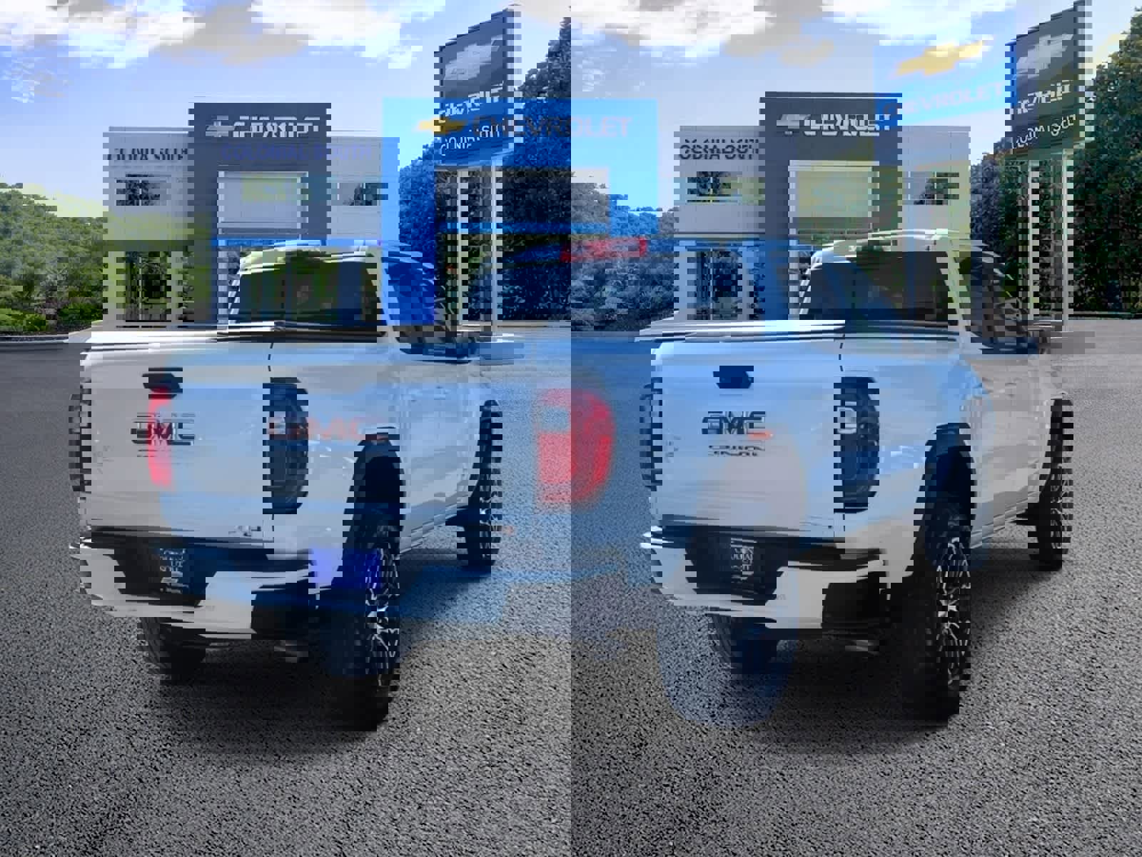 Certified 2024 GMC Canyon AT4 w/ Technology Package image 6