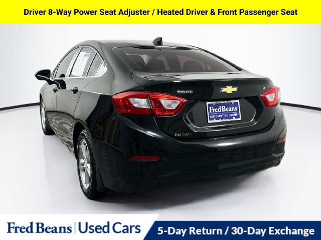 Used 2018 Chevrolet Cruze LT w/ Convenience Package FWD image 8