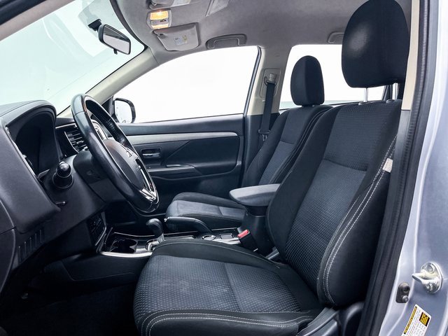 Used 2017 Mitsubishi Outlander ES image 4
