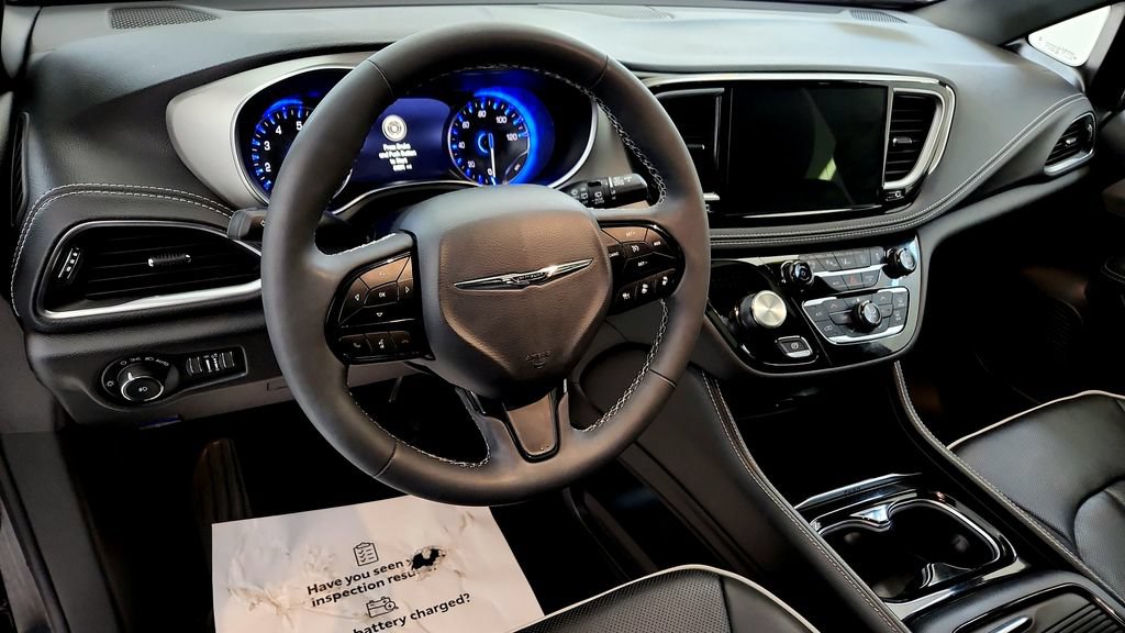 Used 2023 Chrysler Pacifica Limited w/ Uconnect Theater Family Group AWD/4WD image 25