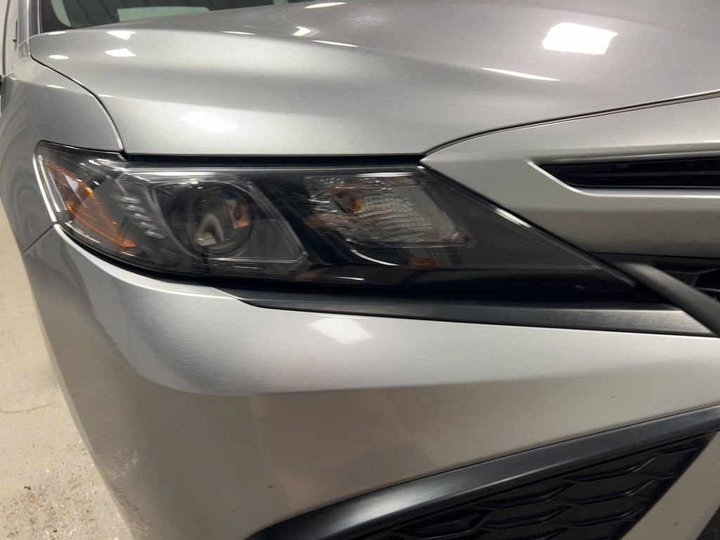Used 2024 Toyota Camry SE image 30