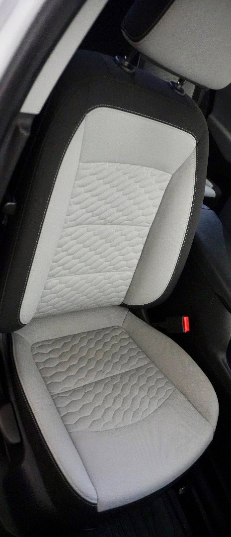 Used 2021 Chevrolet Equinox LT w/ LPO, Floor Liner Package image 9