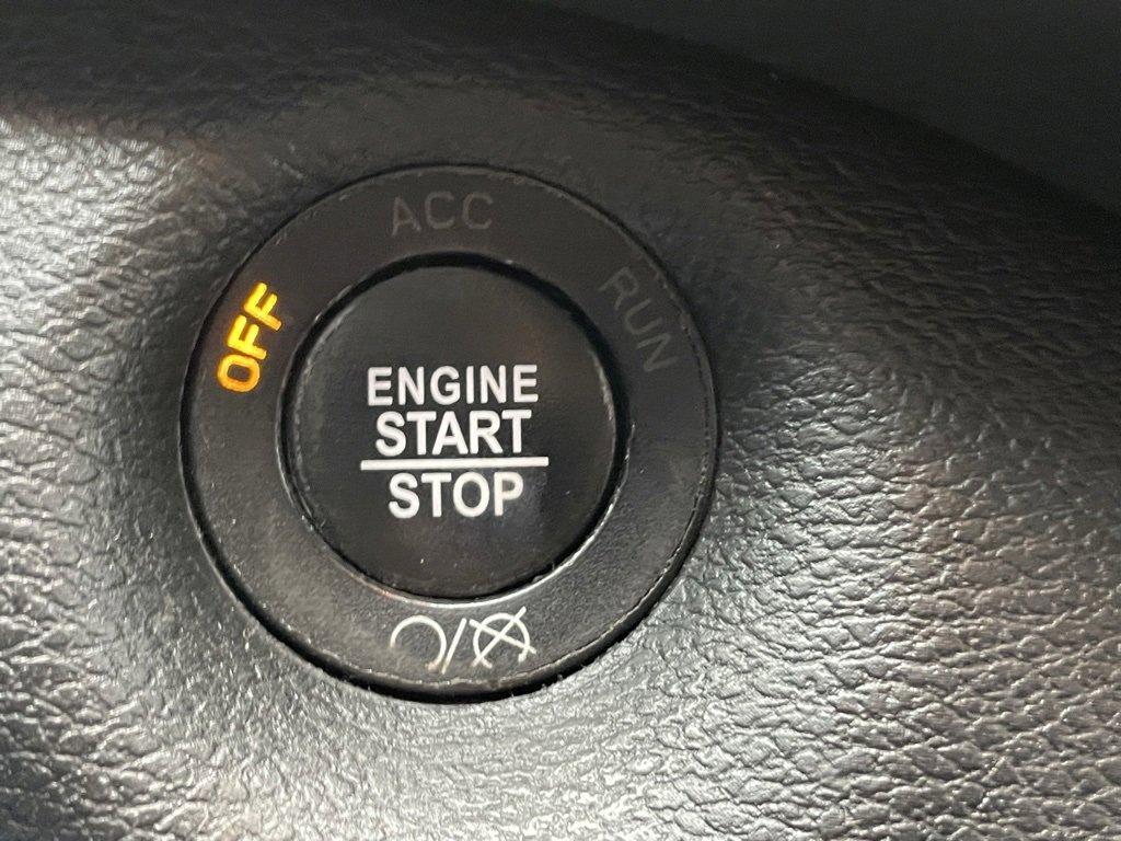 Used 2020 Jeep Cherokee Limited image 32