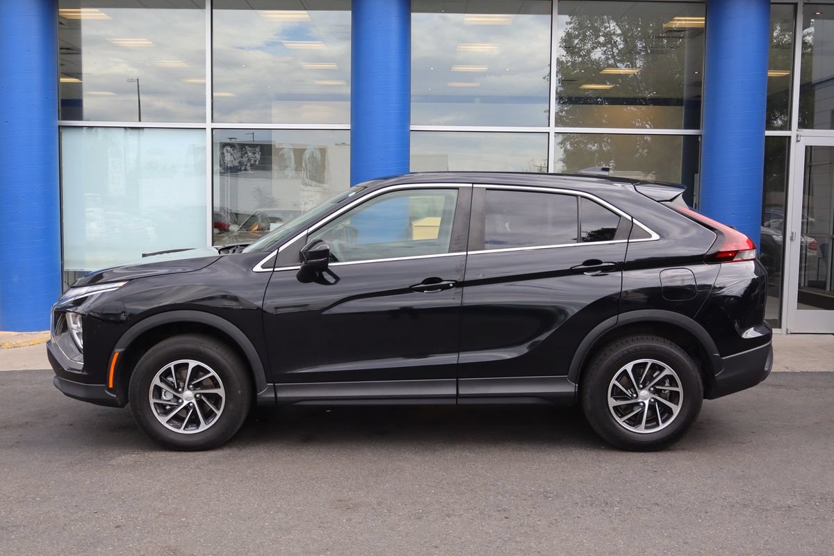 Used 2023 Mitsubishi Eclipse Cross ES AWD/4WD image 2