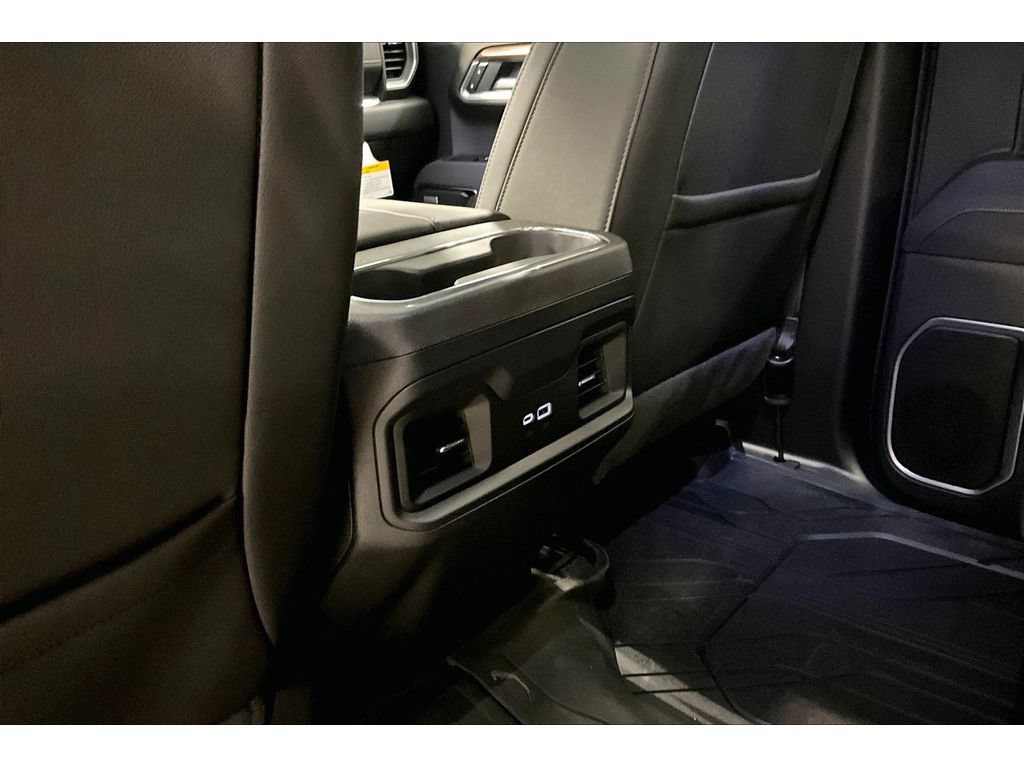 New 2026 Chevrolet Silverado 1500 RST w/ Redline Edition AWD/4WD image 25