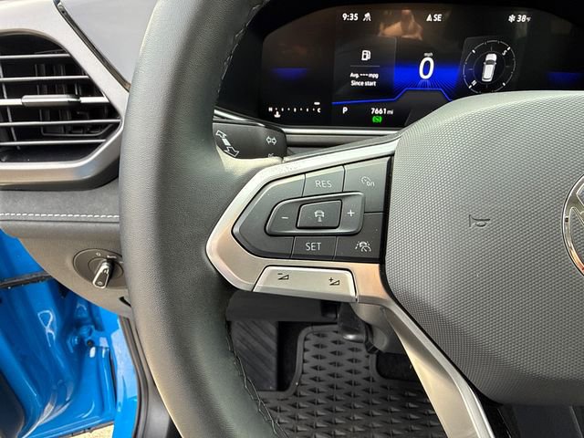 Certified 2025 Volkswagen Taos SE image 15