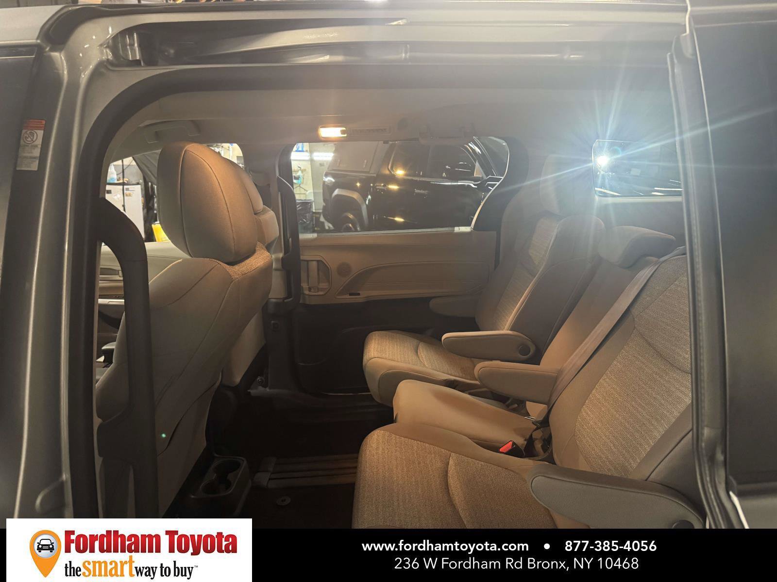 Used 2021 Toyota Sienna LE FWD image 11