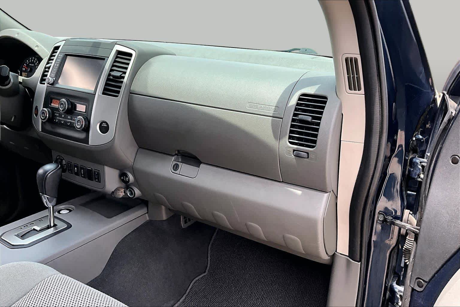 Used 2020 Nissan Frontier SV w/ Midnight Edition Floor Mats AWD/4WD image 18