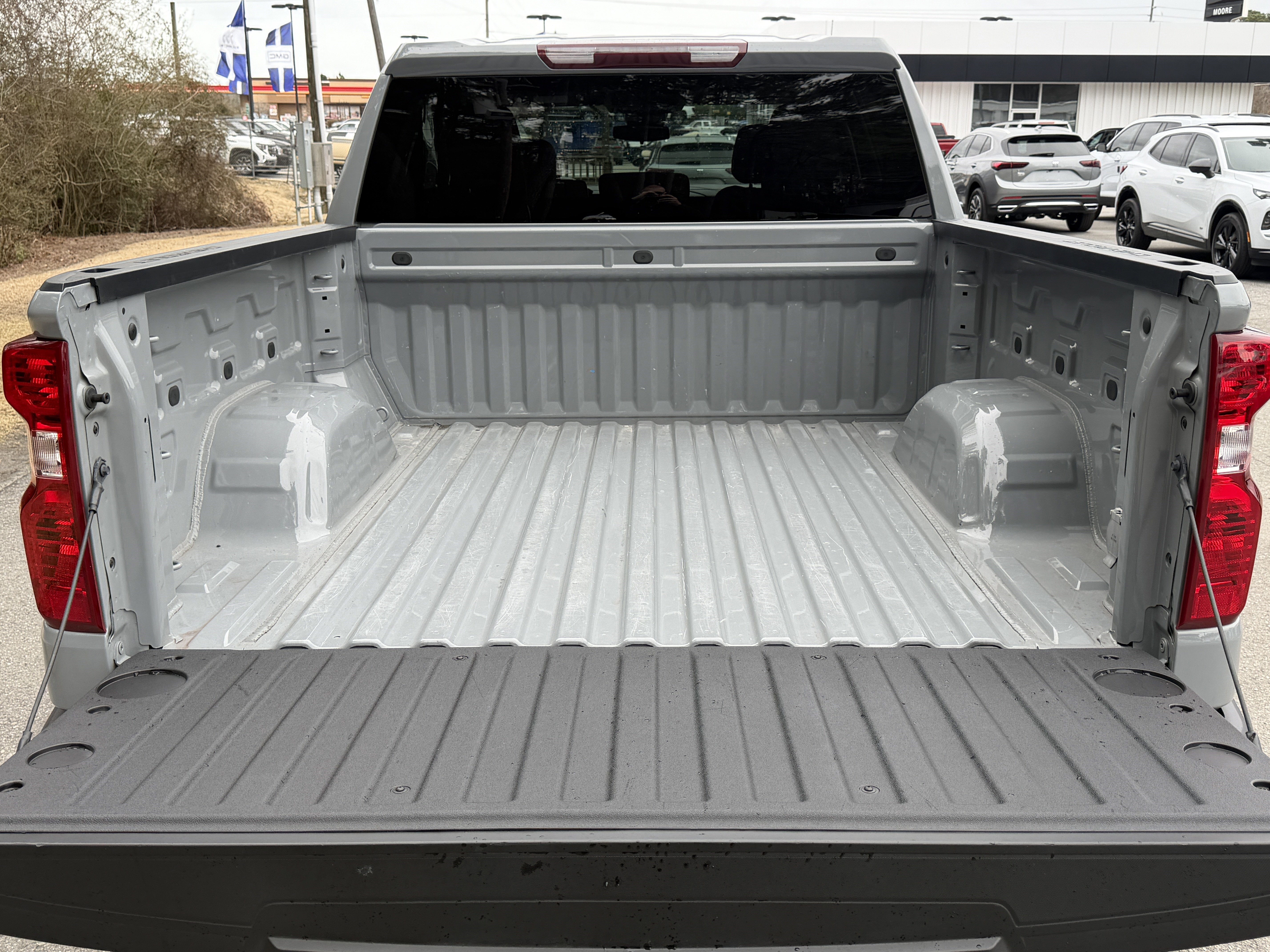 Used 2024 Chevrolet Silverado 1500 LT AWD/4WD image 4