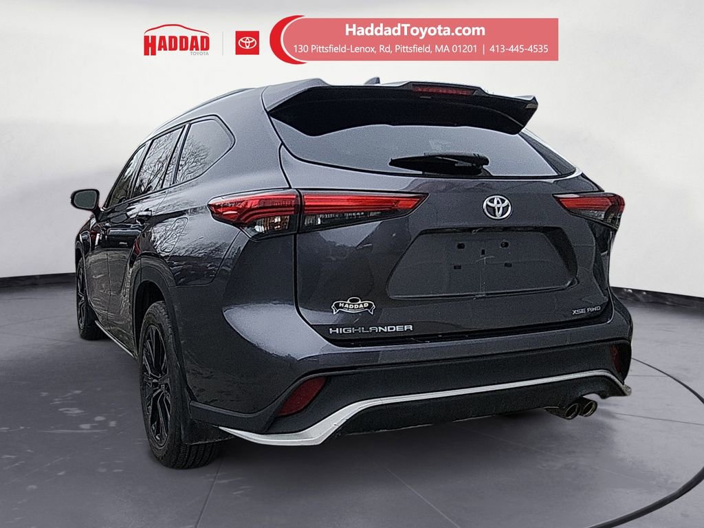 Certified 2023 Toyota Highlander XSE image 3