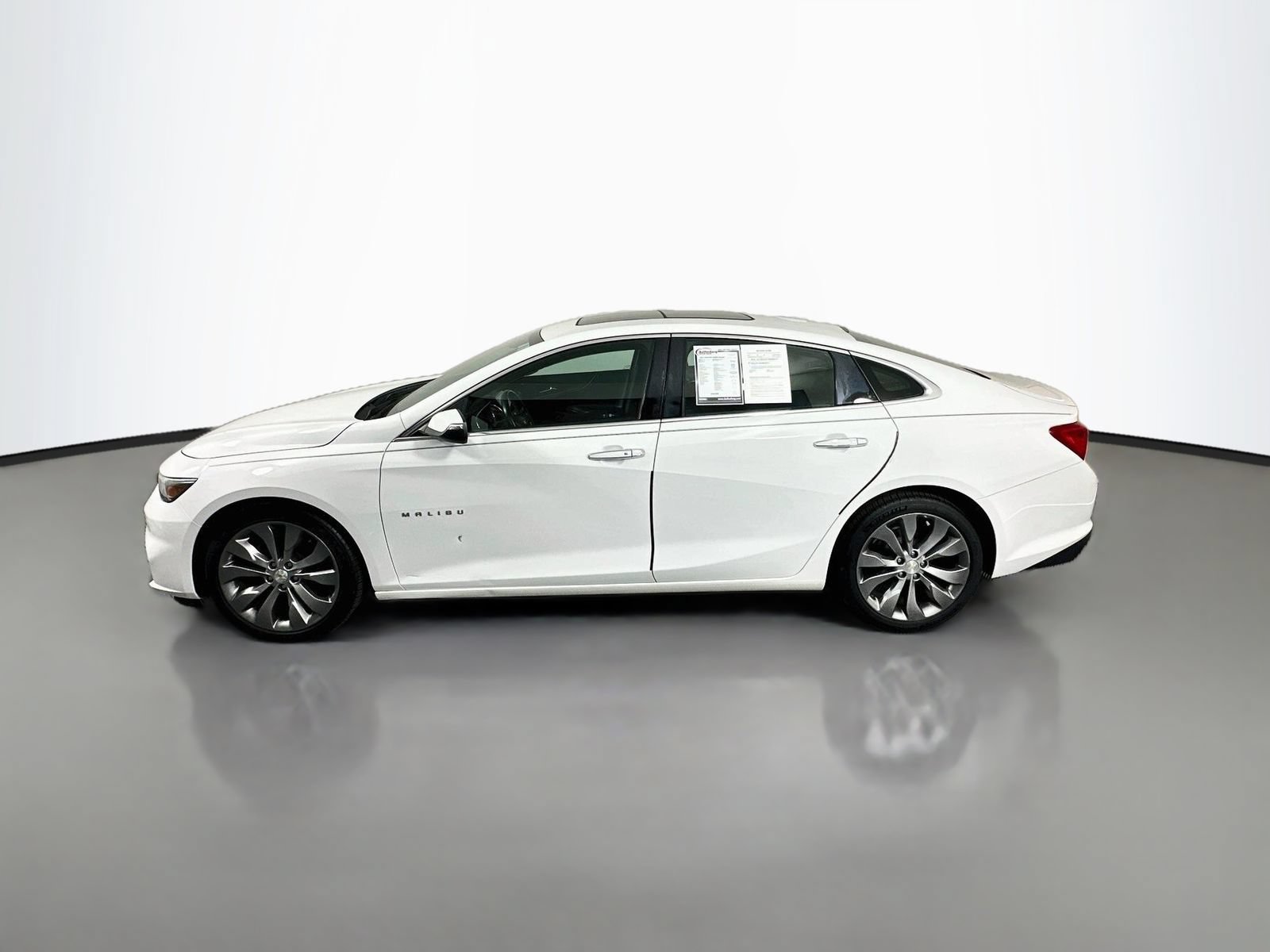 Used 2017 Chevrolet Malibu Premier w/ Premier Sun and Wheel Package FWD image 4