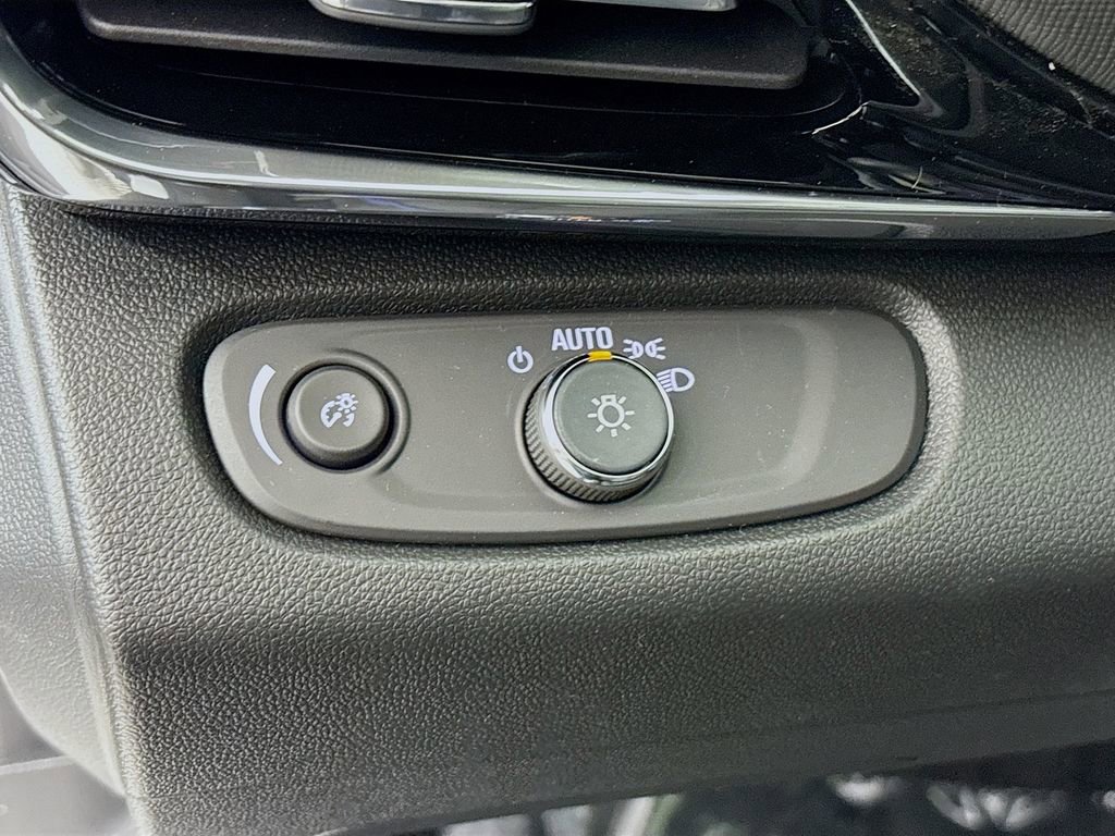 New 2026 Buick Envista Sport Touring w/ Convenience I Package FWD image 10