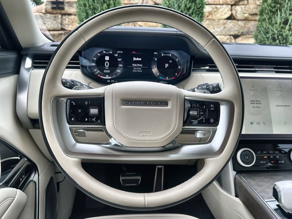 Certified 2023 Land Rover Range Rover SV AWD/4WD image 23