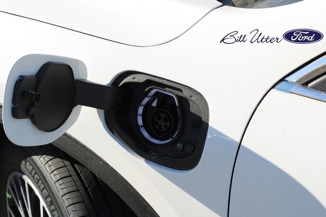 New 2025 Ford Escape SE image 6